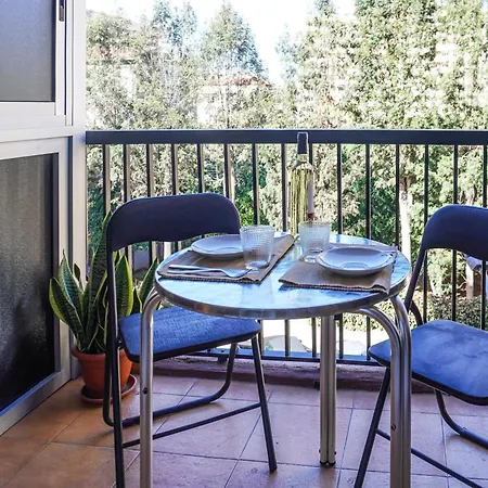 Modern Close To The With Pool Apartmán *