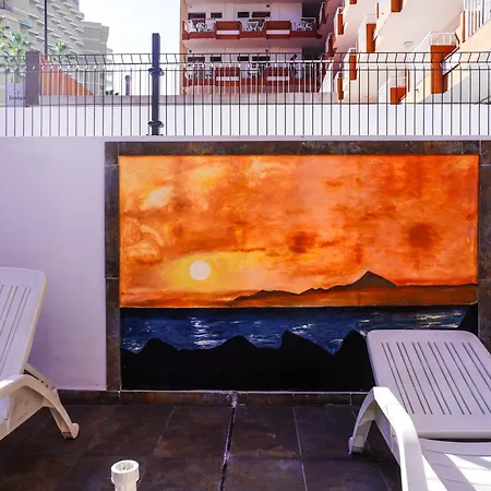 Apartment Modern Close To The With Pool *