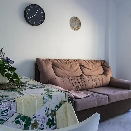 Modern Close To The With Pool *