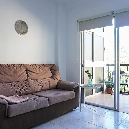Modern Close To The With Pool Apartment *