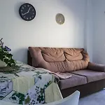 Modern Close To The With Pool *
