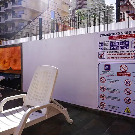 Lägenhet Modern Close To The With Pool