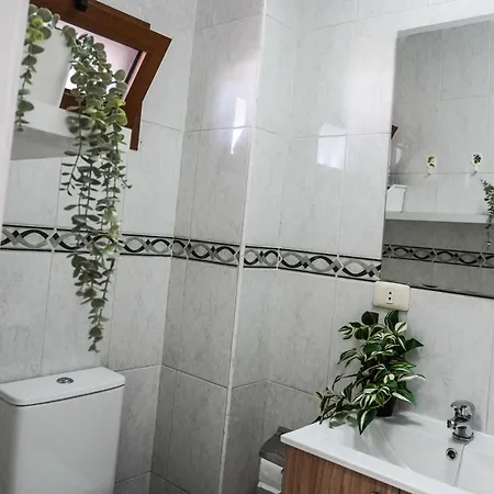 Apartamento Modern Close To The With Pool