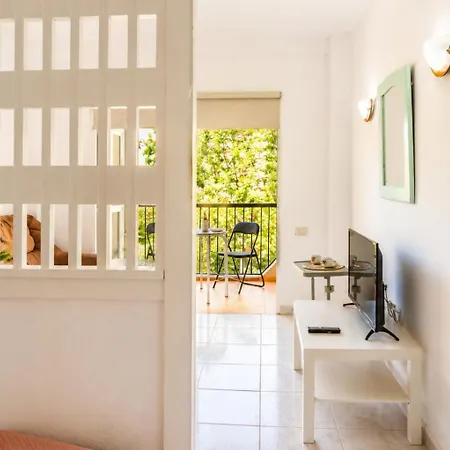 Apartman Modern Close To The With Pool