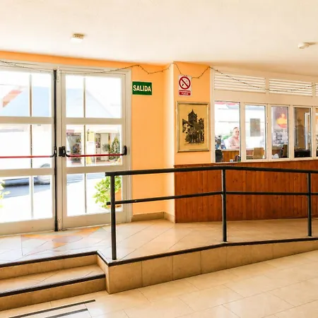 Modern Close To The With Pool Apartman