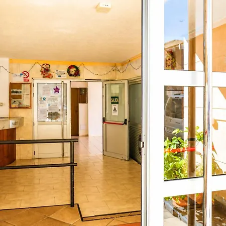 Apartman Modern Close To The With Pool *
