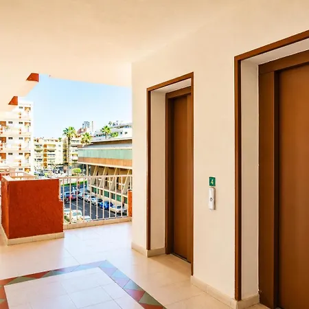 Apartment Modern Close To The With Pool *