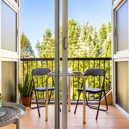 Apartman Modern Close To The With Pool