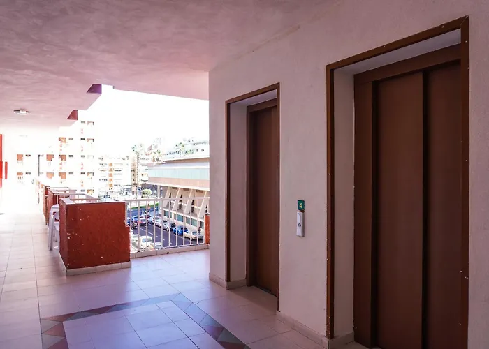 Daire Modern Close To The With Pool *