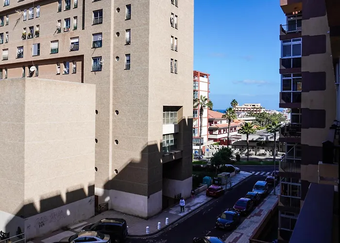 Modern Close To The With Pool *