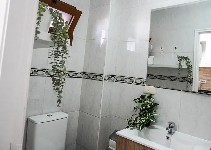 Daire Modern Close To The With Pool