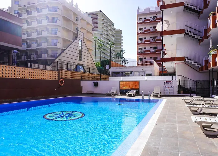 Modern Close To The With Pool Daire *