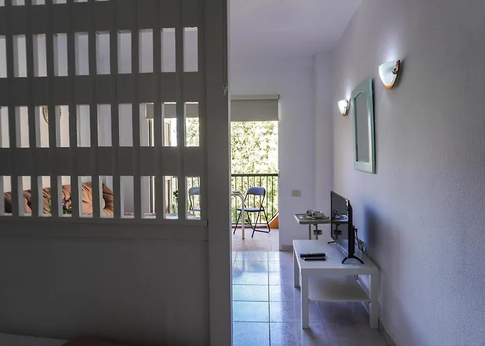 Modern Close To The With Pool Apartamento Puerto de la Cruz (Tenerife)